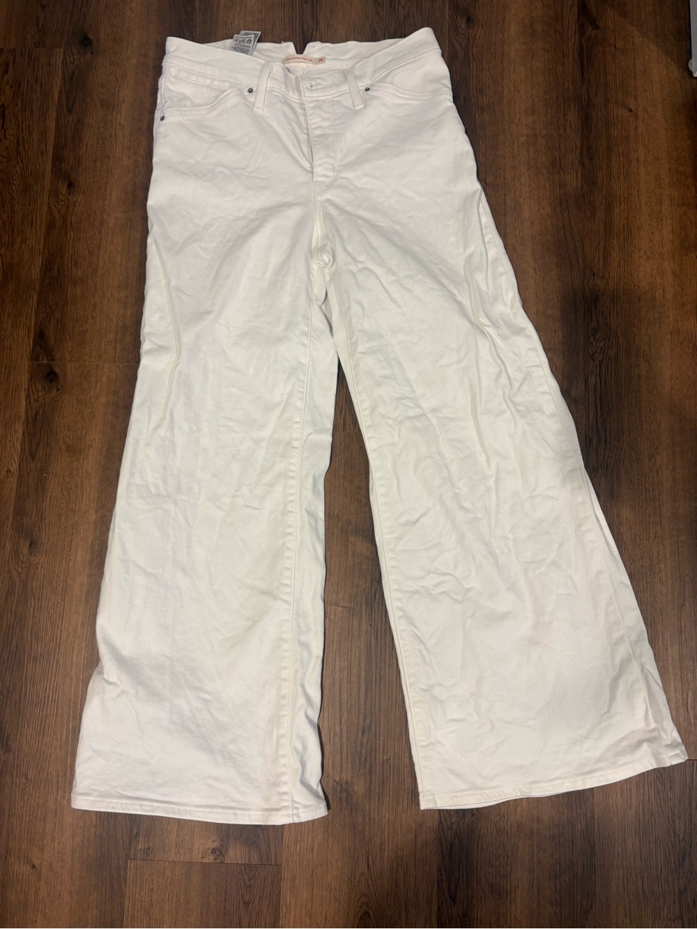Levi’s Wide-Leg White Jeans - Classic Casual Pant